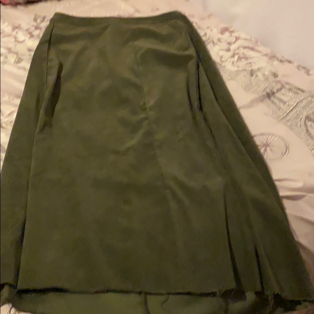 A green skirt